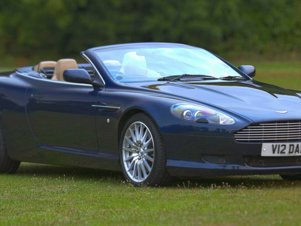 Image 2/50 of Aston Martin DB 9 Volante (2006)