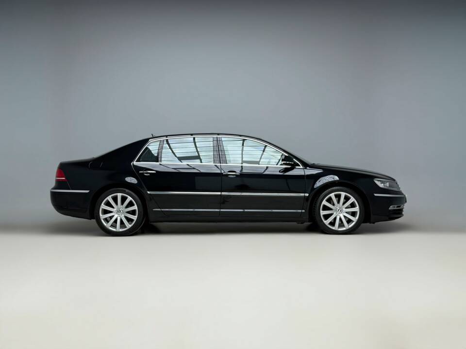 Image 1/25 of Volkswagen Phaeton 3.0 V6 TDI (2011)
