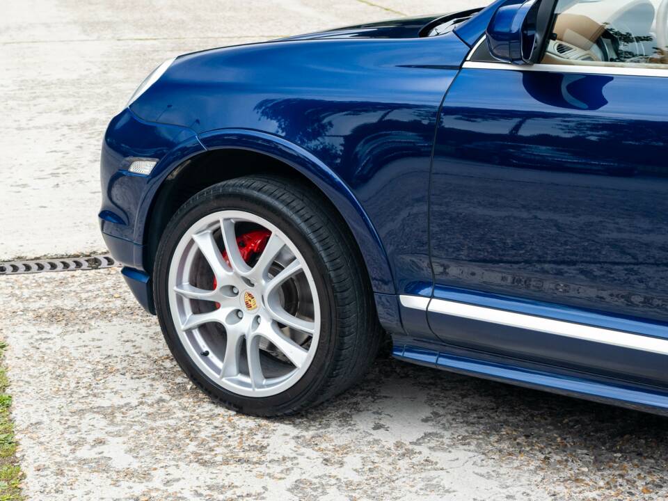 Image 12/25 of Porsche Cayenne Turbo (2008)