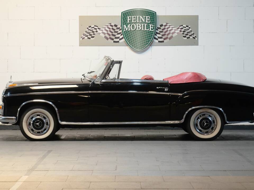 Image 2/30 of Mercedes-Benz 220 S Cabriolet (1957)