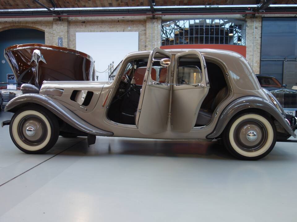 Image 12/43 of Citroën Traction Avant 7 C (1935)