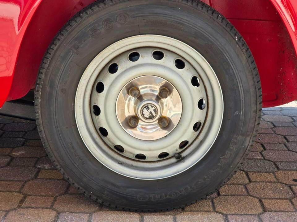 Image 17/45 of Alfa Romeo Giulia GT 1300 Junior (1973)