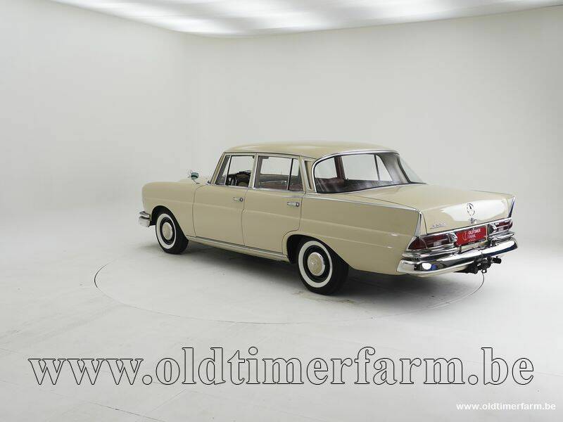 Imagen 4/15 de Mercedes-Benz 220 S b (1960)