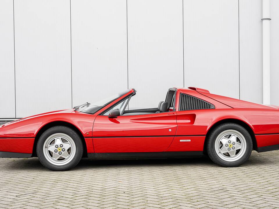 Image 28/30 of Ferrari 328 GTS (1989)