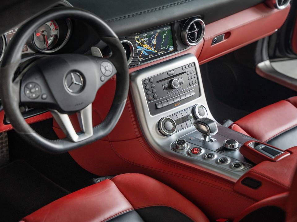 Afbeelding 10/25 van Mercedes-Benz SLS AMG Roadster (2012)
