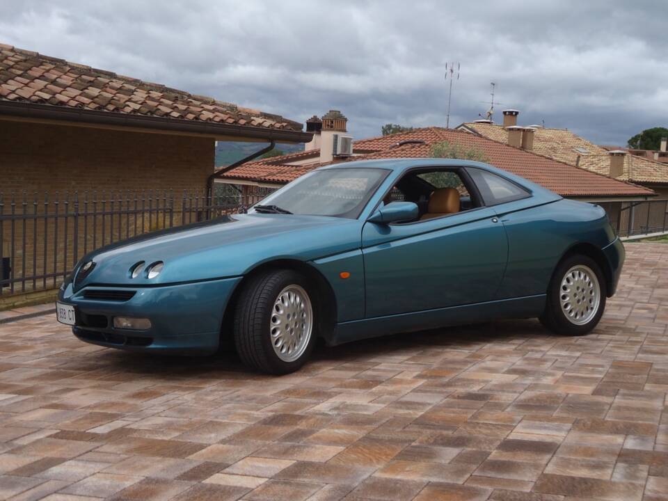 Immagine 4/27 di Alfa Romeo GTV 2.0 V6 Turbo (1998)