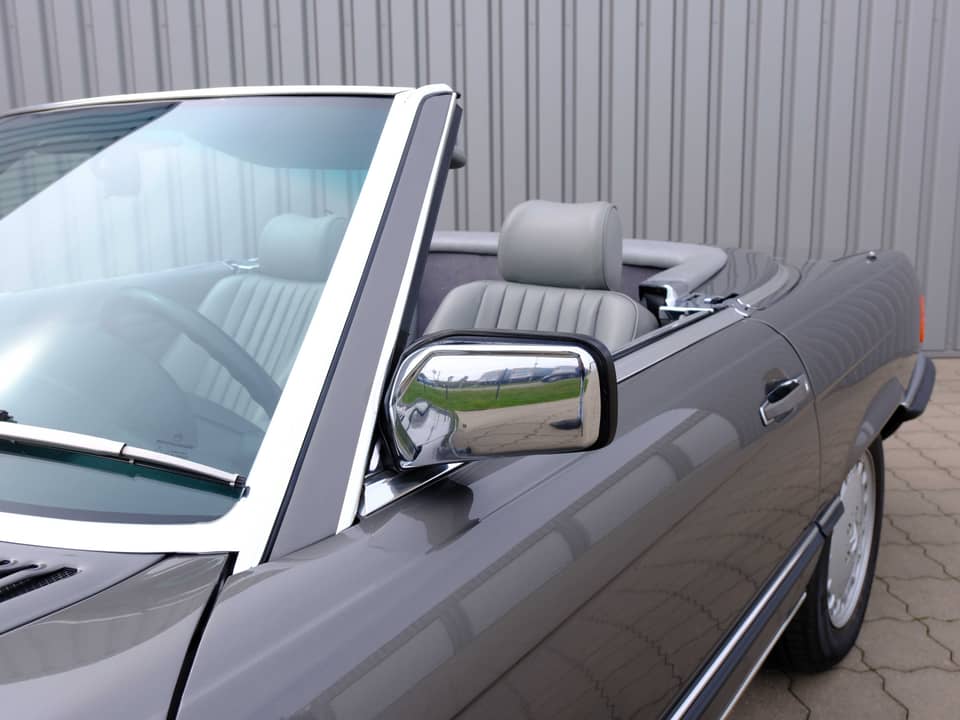 Image 41/96 of Mercedes-Benz 560 SL (1987)