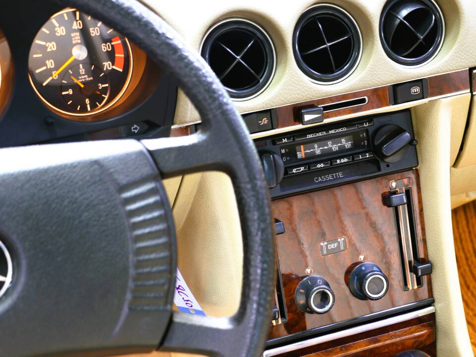 Image 23/41 de Mercedes-Benz 450 SLC 5,0 (1979)