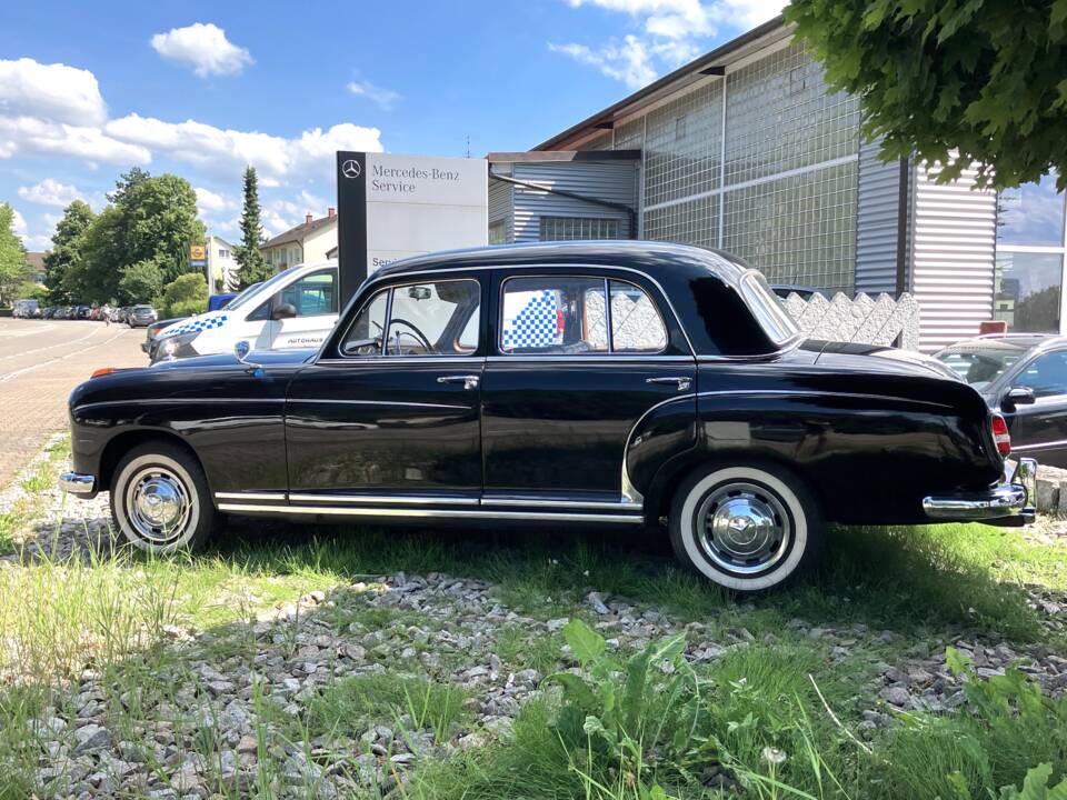 Imagen 2/20 de Mercedes-Benz 220 S (1956)