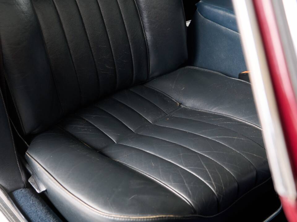 Bild 45/50 von Jaguar XJ 6 L 4.2 (1974)