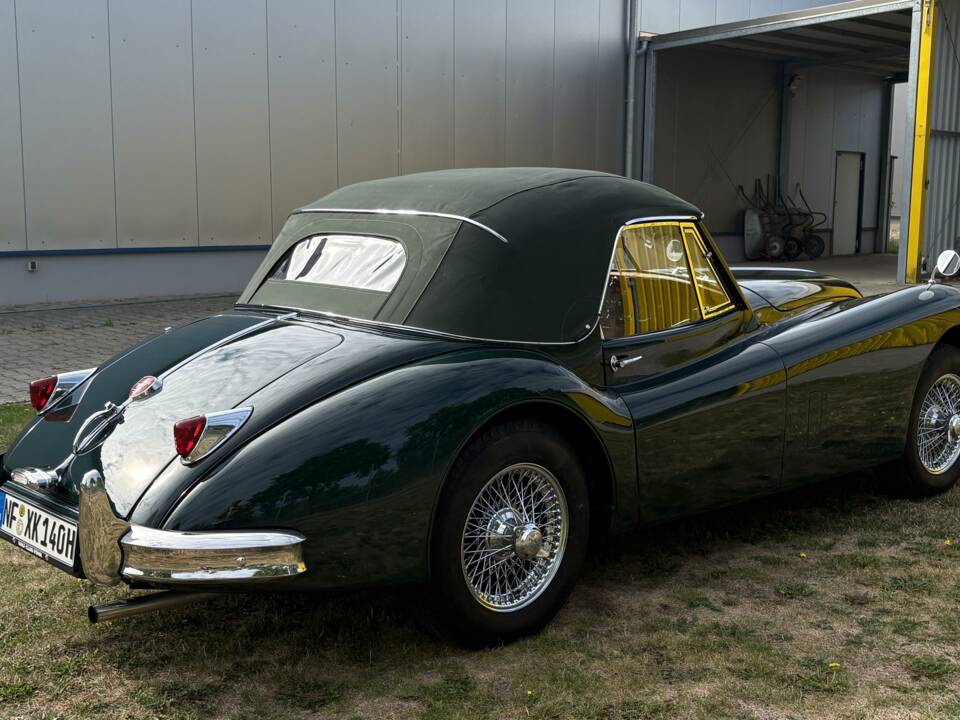 Immagine 6/24 di Jaguar XK 140 SE DHC (1955)