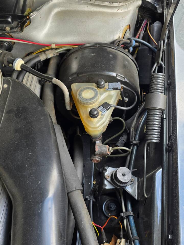 Immagine 28/34 di Mercedes-Benz 500 SL (1980)