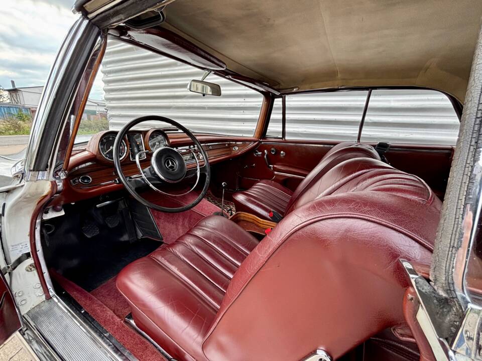 Image 7/33 of Mercedes-Benz 250 SE (1966)