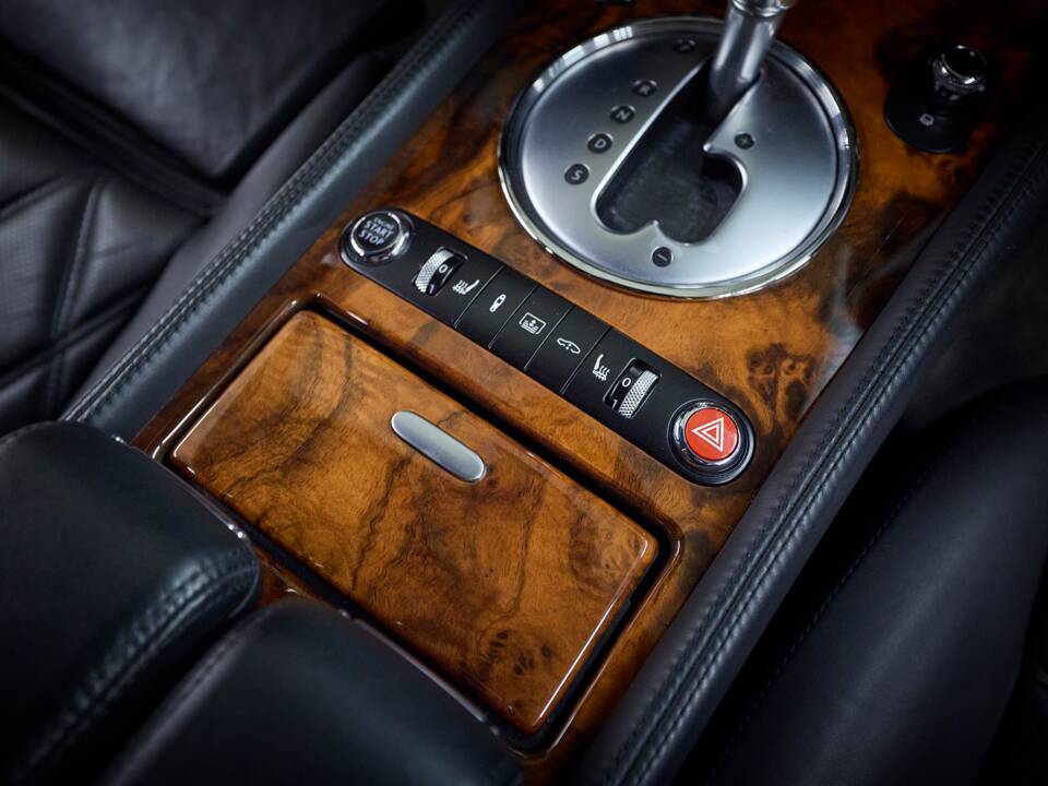 Image 59/100 of Bentley Continental Flying Spur (2008)