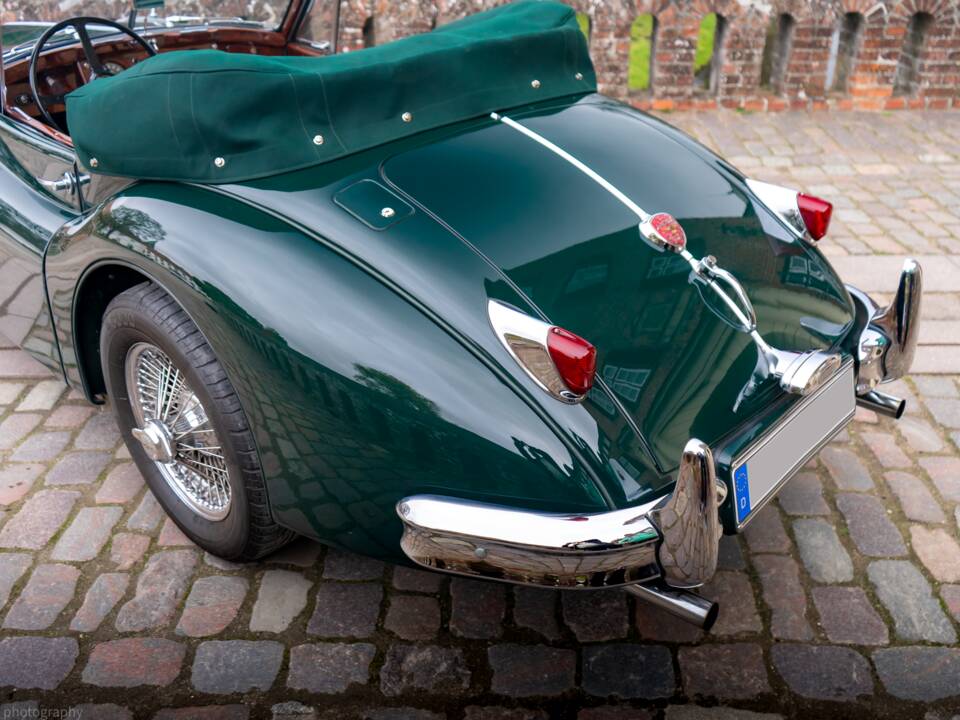 Image 16/29 de Jaguar XK 140 DHC (1955)