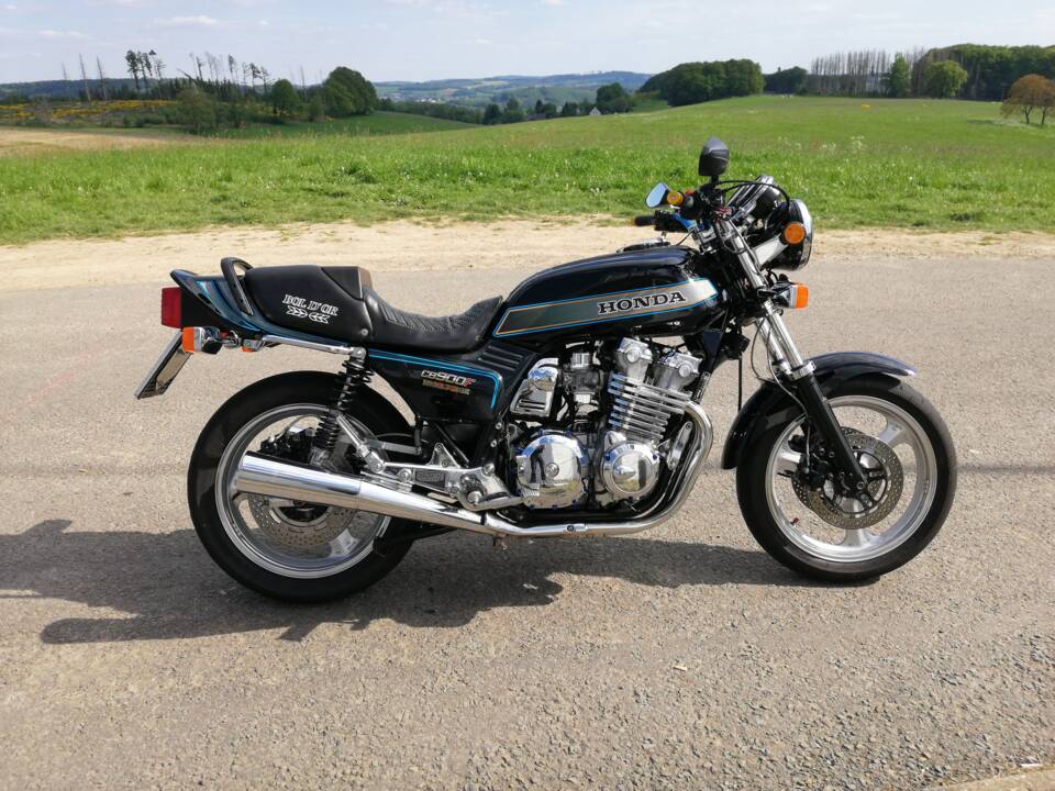 Image 26/54 of Honda CB 900 F Bol d'Or (1979)
