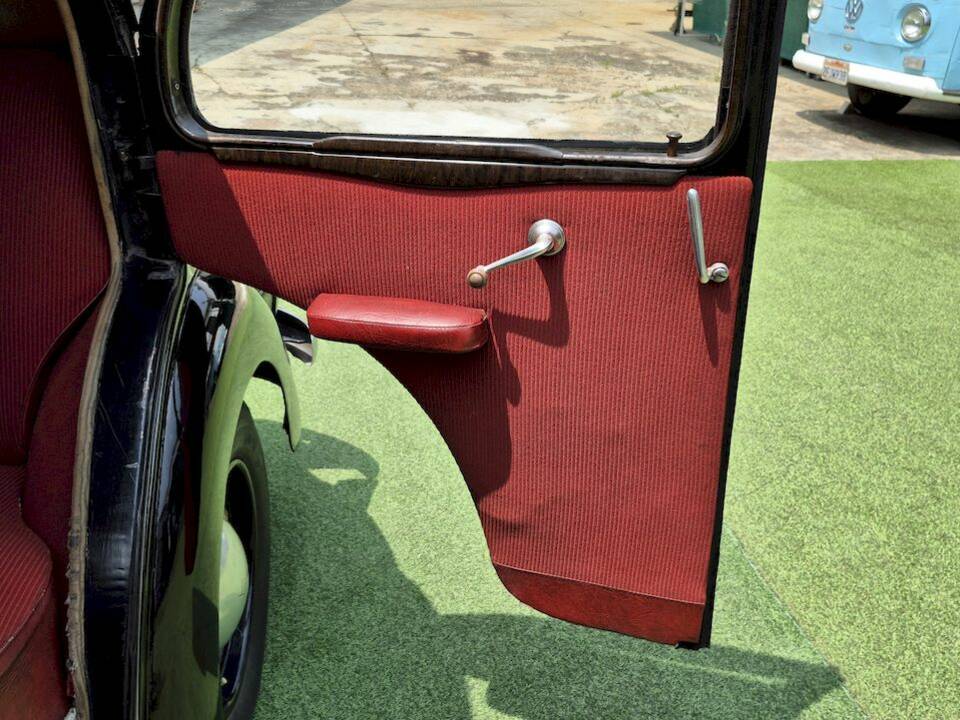 Image 24/47 of FIAT 1100 E (1952)