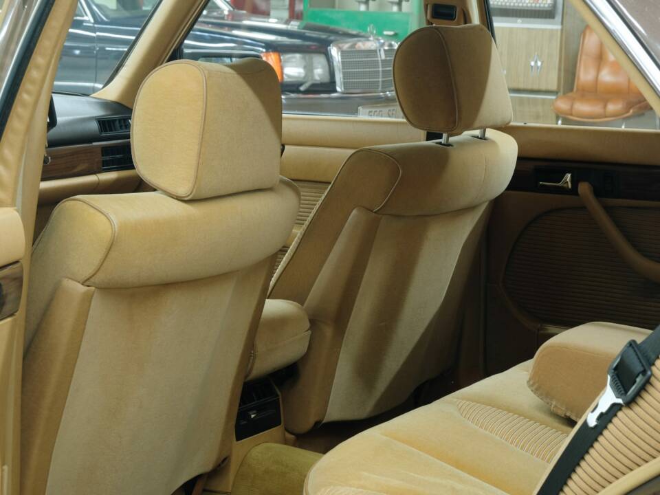 Bild 48/50 von Mercedes-Benz 280 SEL (1983)