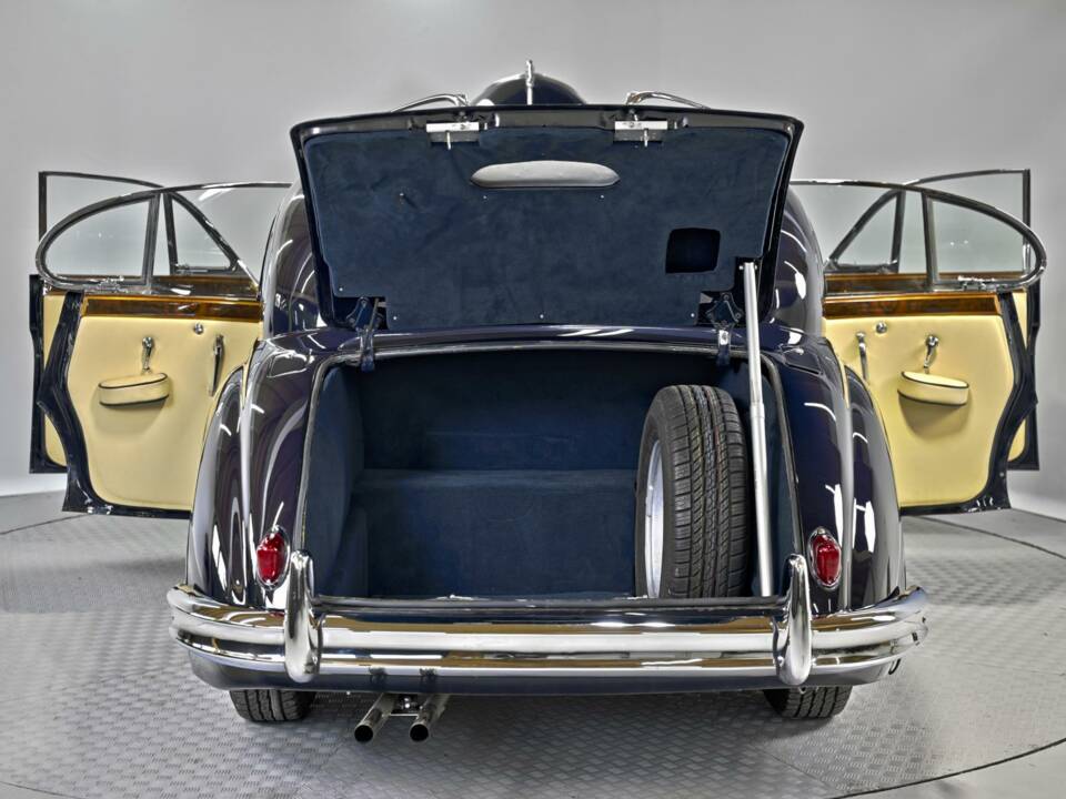 Image 21/50 of Jaguar Mk VIII (1958)
