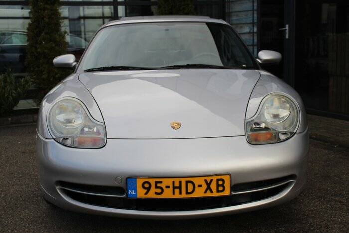 Image 2/7 of Porsche 911 Carrera (1998)