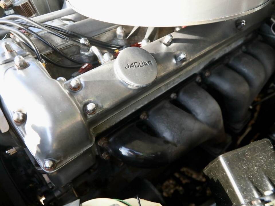 Image 25/50 of Jaguar Mk II 3.4 (1966)