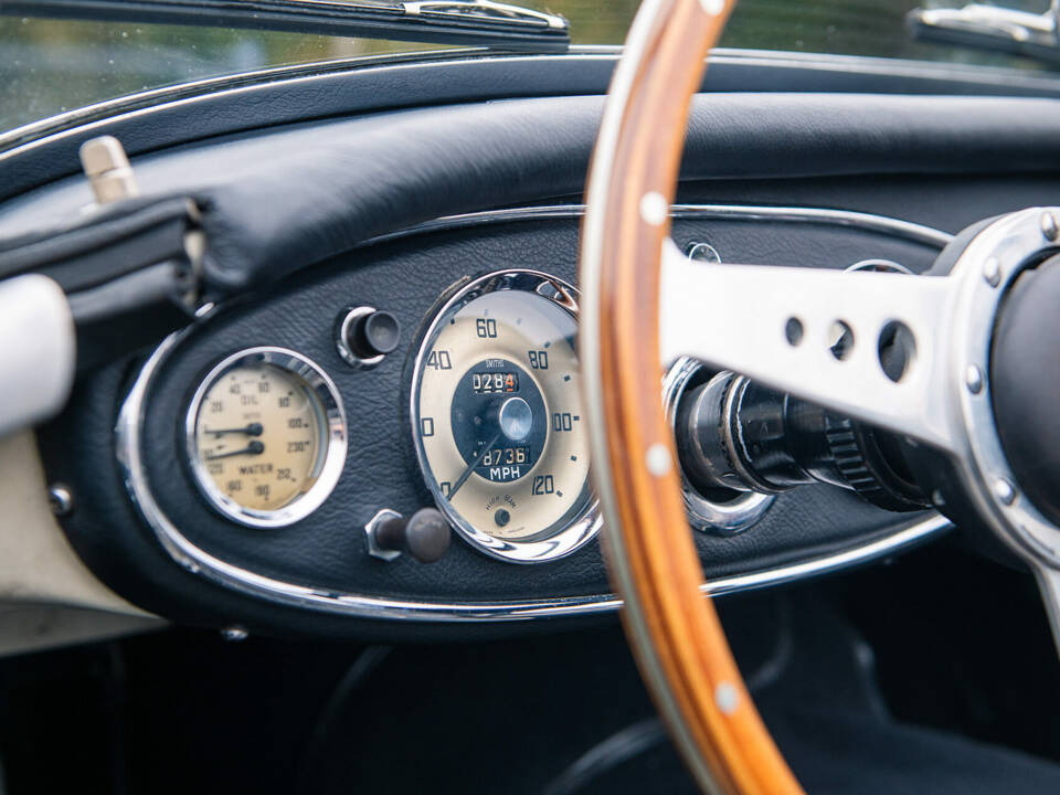 Image 27/35 of Austin-Healey 3000 Mk II (BT7) (1962)