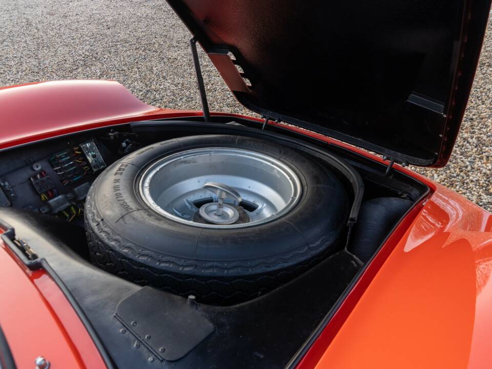 Image 20/50 de Ferrari Dino 246 GT (1970)