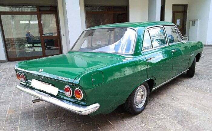 Image 4/6 of Opel Rekord 1700 (1976)