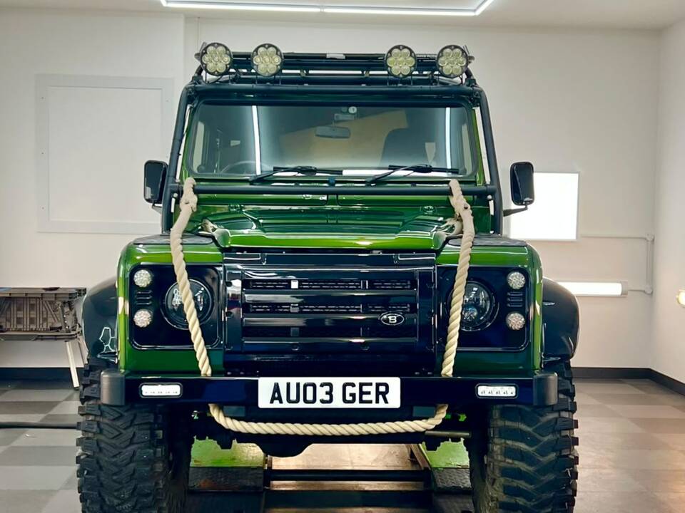 Image 3/31 de Land Rover Defender 110 (2005)