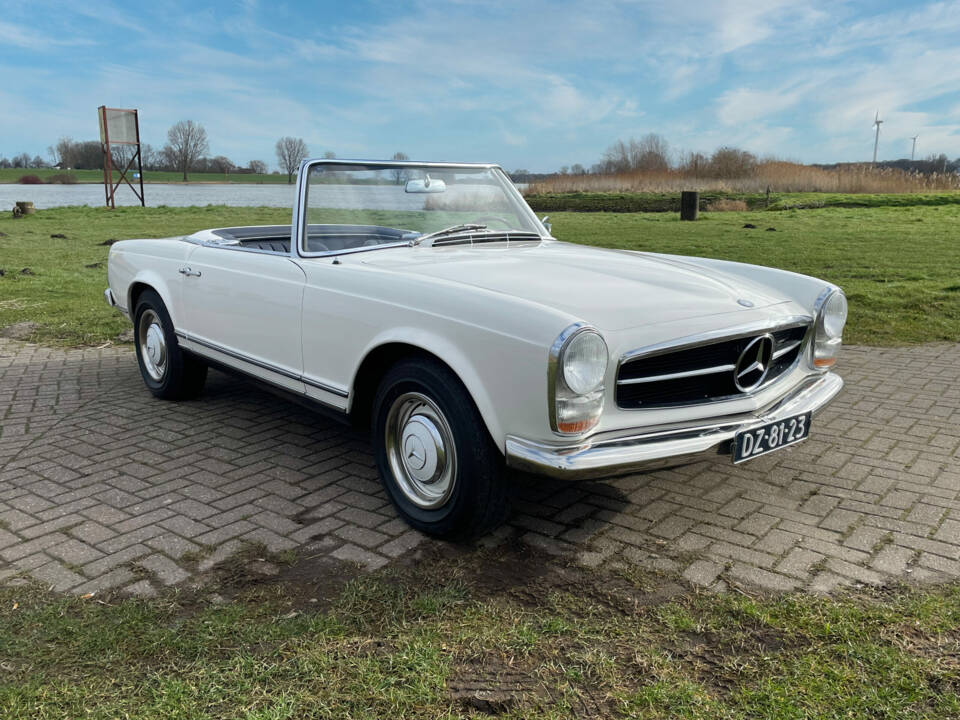 Image 1/8 of Mercedes-Benz 230 SL (1964)