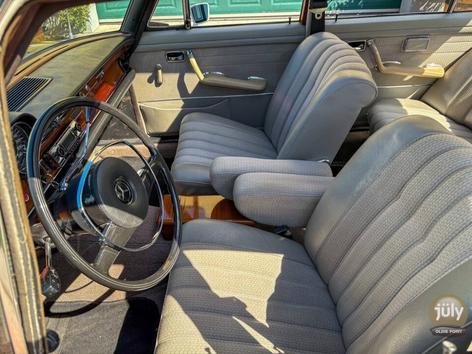 Bild 11/13 von Mercedes-Benz 280 SE (1970)