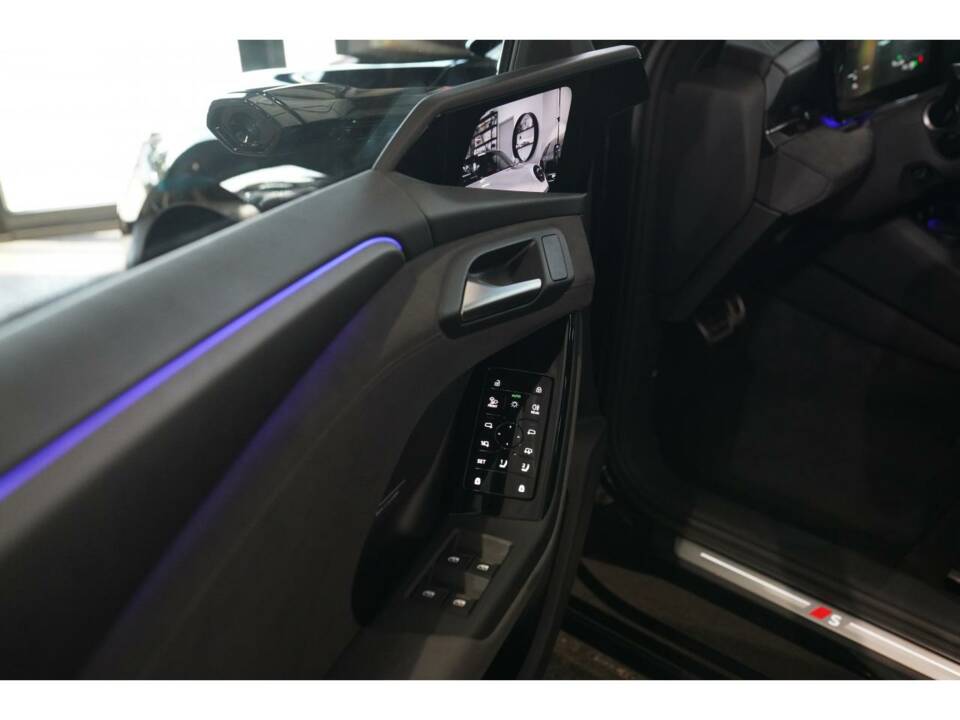 Image 15/22 of Audi S6 e-tron Avant (2024)