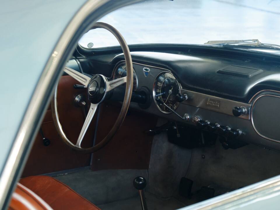 Bild 37/50 von Lancia Flaminia GT 2.5 3C Touring (1963)