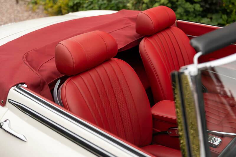 Immagine 28/49 di Jaguar E-Type V12 (1973)