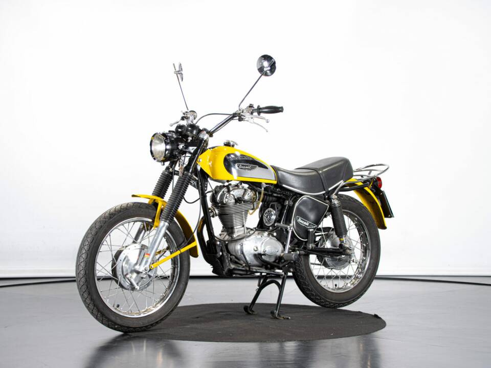Immagine 8/50 di Ducati 350 Scrambler (1971)
