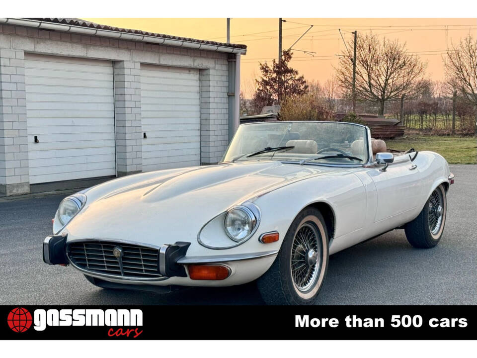 Image 11/15 of Jaguar E-Type V12 (1973)