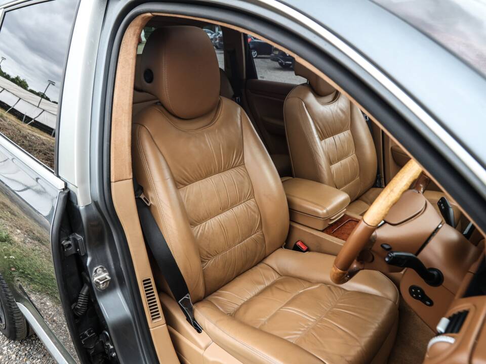 Bild 18/40 von Porsche Cayenne Turbo S (2006)