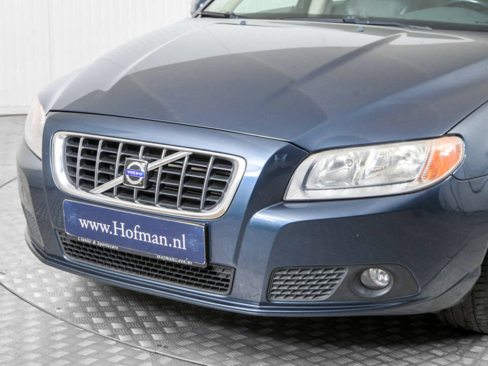 Imagen 18/46 de Volvo V70 D5 (2008)