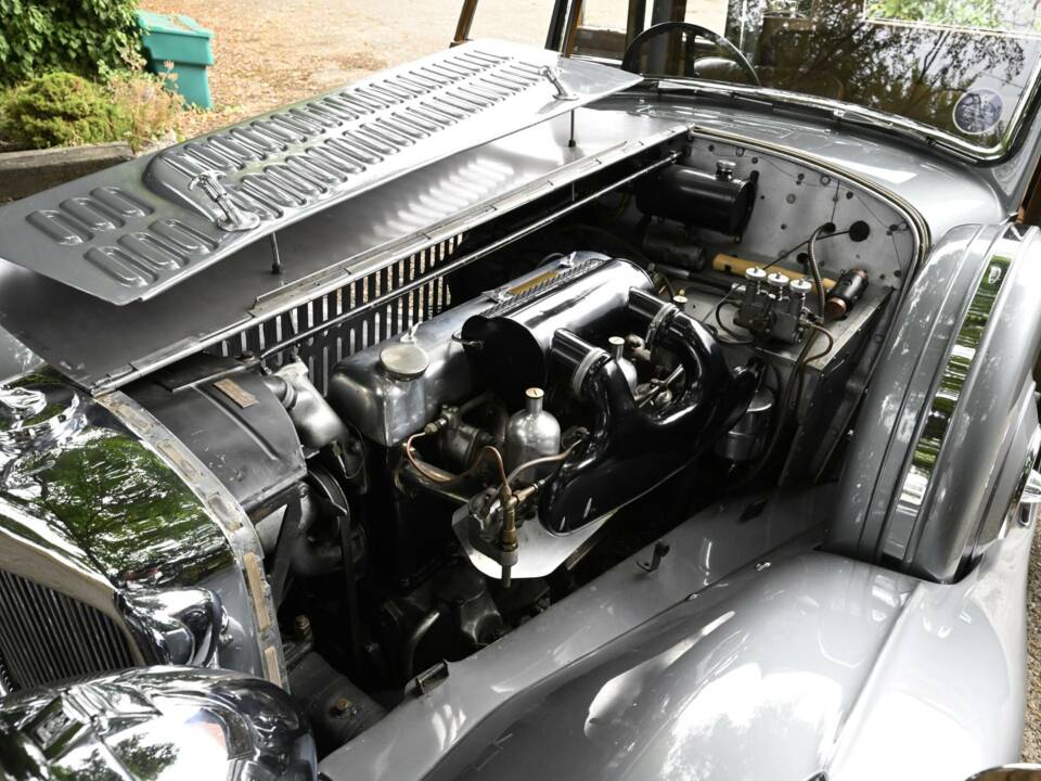 Image 35/50 of Alvis 4.3 Liter Saloon (1940)