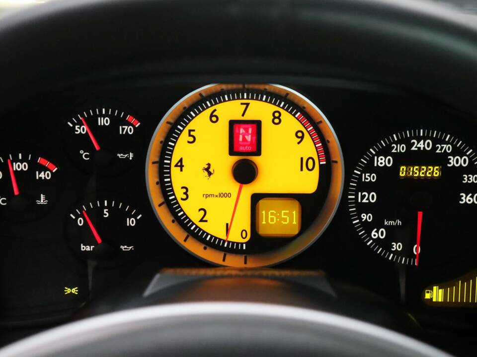 Image 27/50 de Ferrari F 430 (2010)