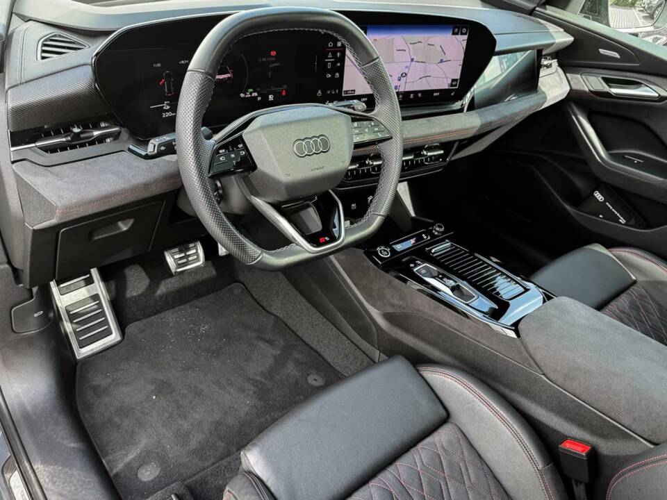 Image 5/15 of Audi Q6 e-tron quattro (2024)