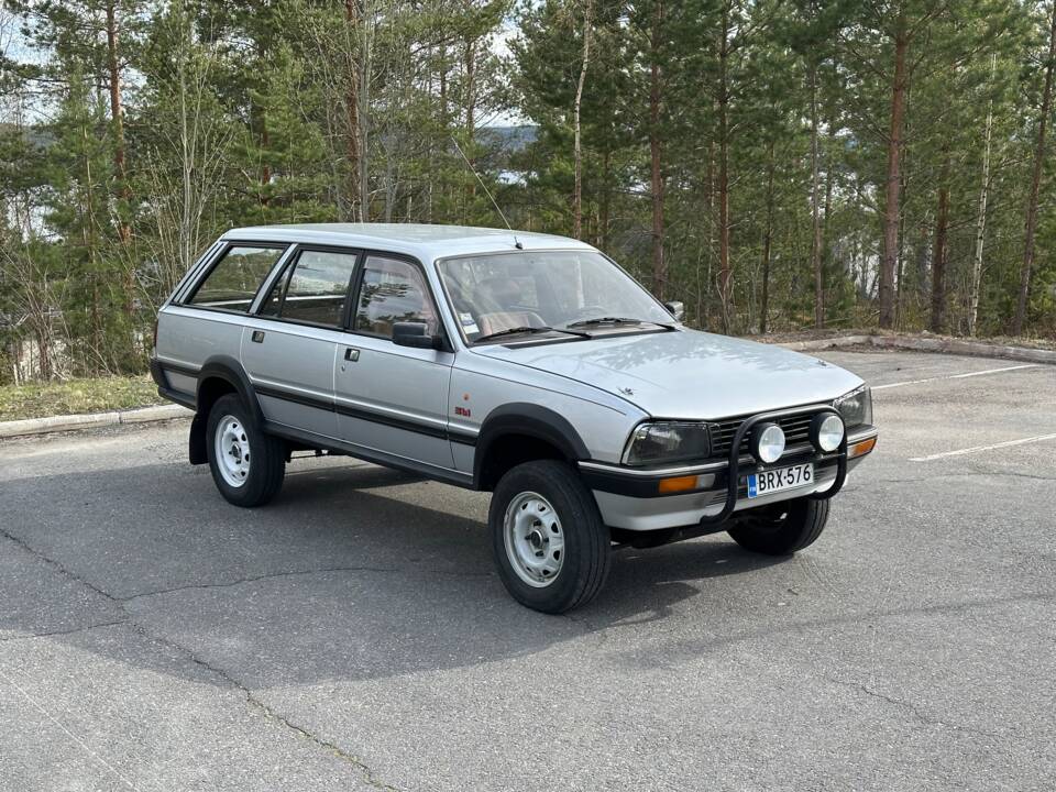 Imagen 2/17 de Peugeot 505 Break 4x4 Dangel (1988)