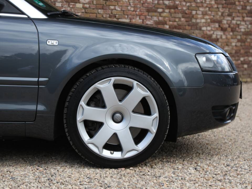 Image 39/50 de Audi S4 (2004)
