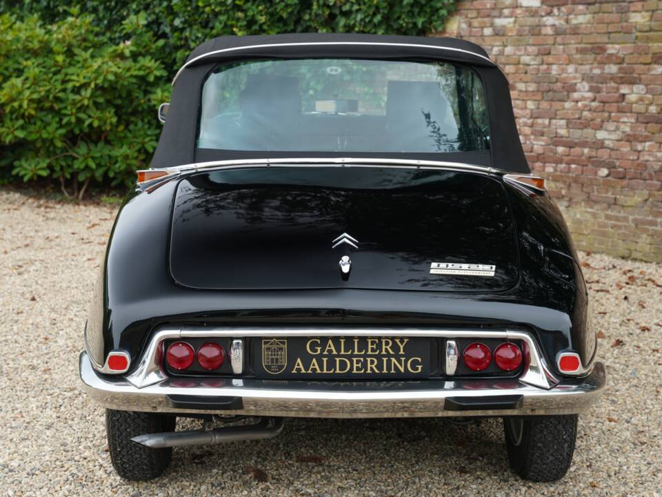 Image 13/50 of Citroën DS 23 Injection (1973)