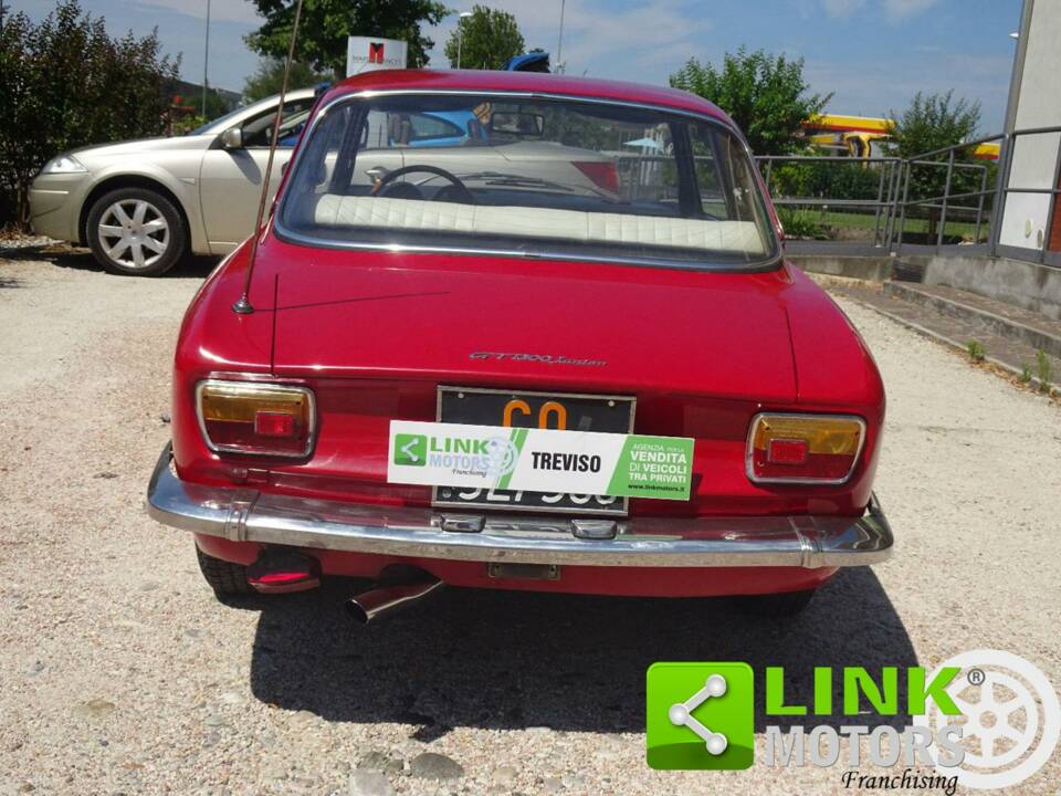 Immagine 7/10 di Alfa Romeo Giulia GT 1300 Junior (1972)