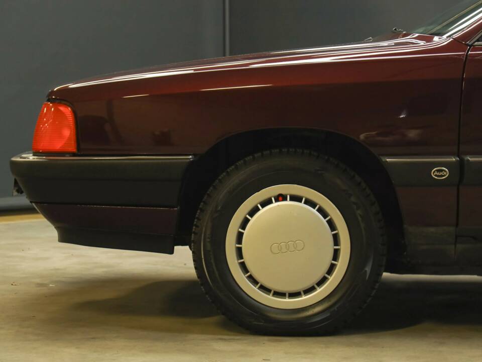 Image 9/50 de Audi 100 - 2.3E quattro (1990)