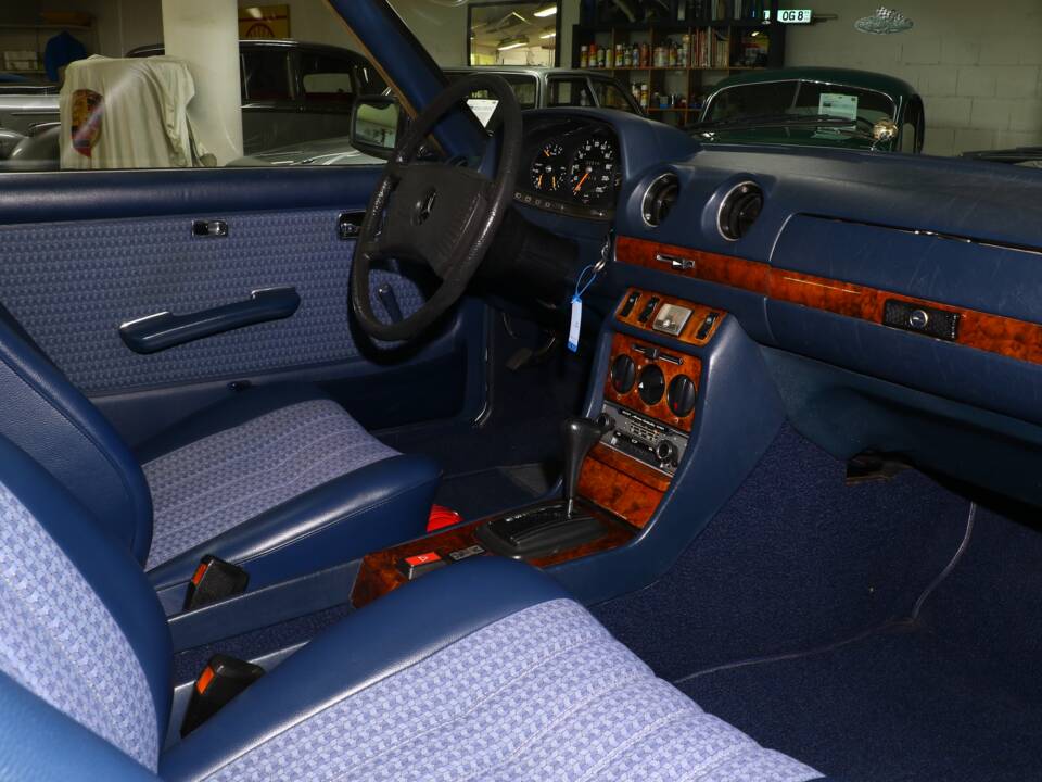 Image 12/25 of Mercedes-Benz 280 CE (1977)