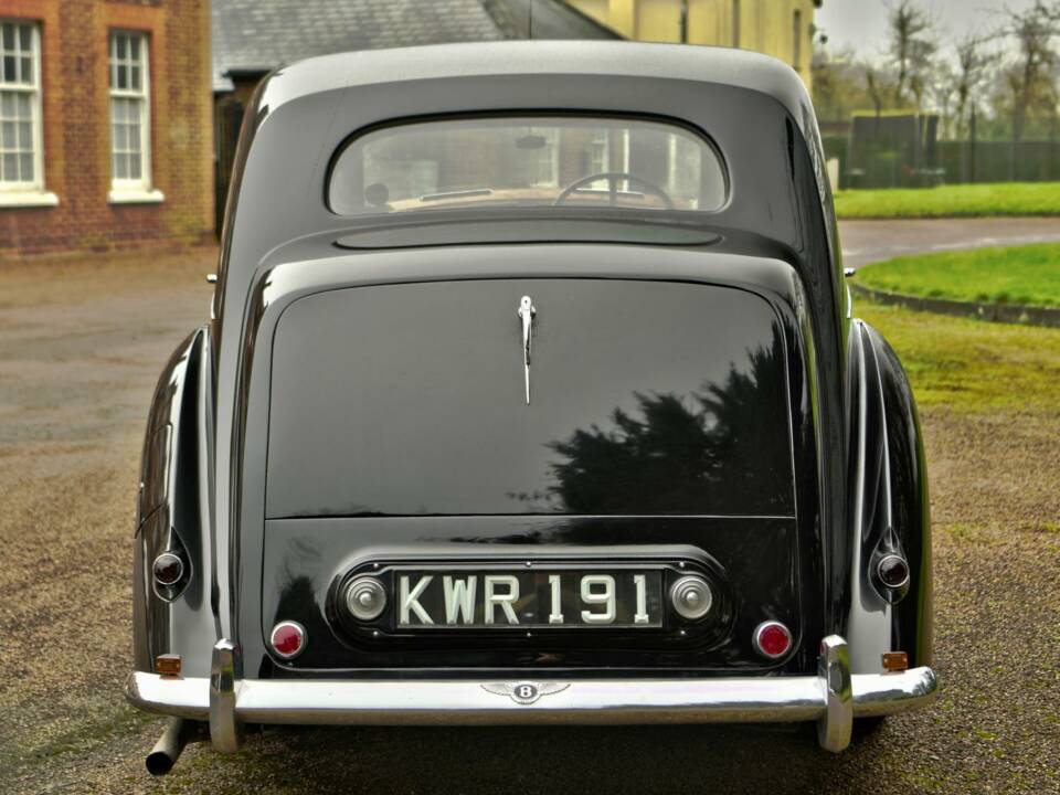 Image 13/50 of Bentley Mark VI (1950)