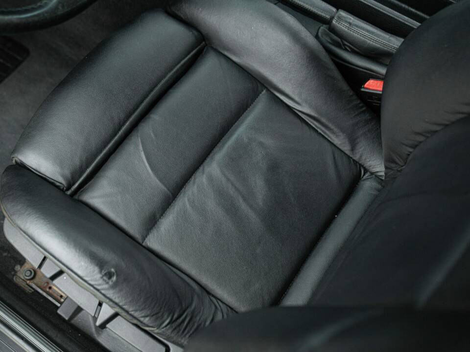 Image 26/50 of BMW 318 (1994)