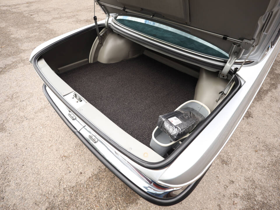 Image 28/95 of BMW 3.0 CSi (1975)